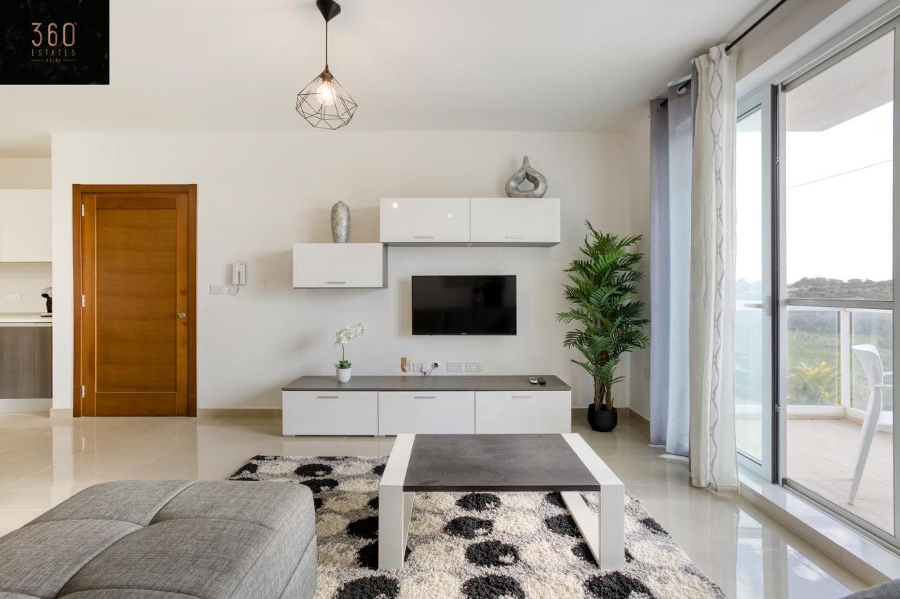 Stunning 3Br W/Country View Apartment In M'Scalak By 360 Estates Marsaskala Exterior photo